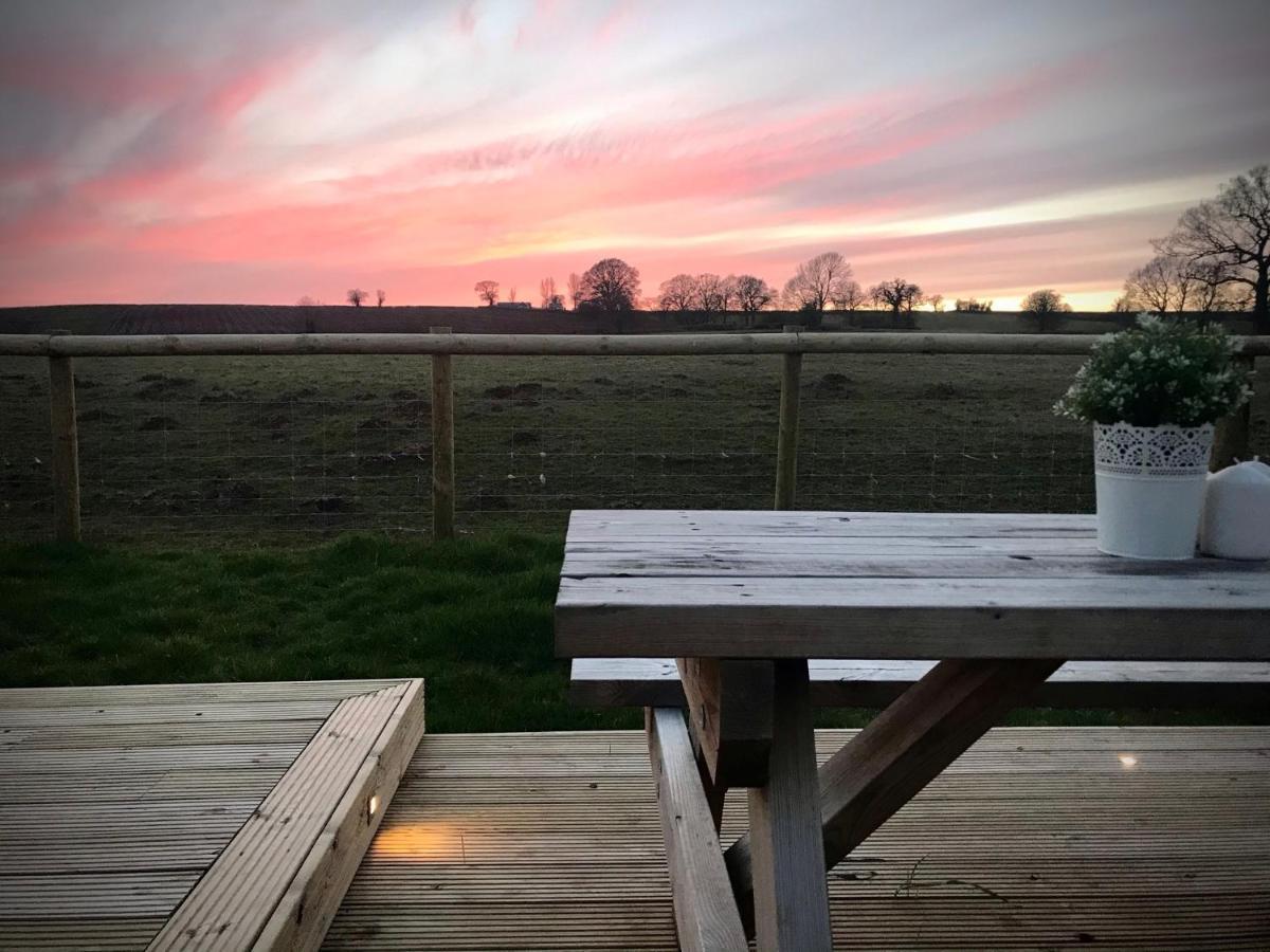 The Old Dairy - Boutique Countryside Cottage At Harrys Cottages Pen-y-Clawdd Zewnętrze zdjęcie