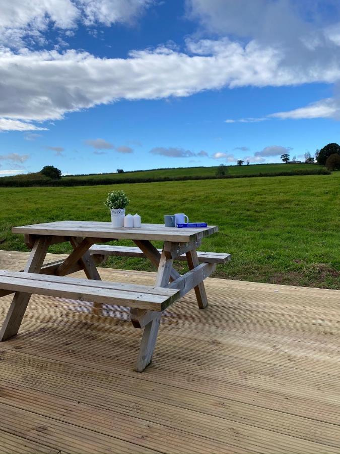 The Old Dairy - Boutique Countryside Cottage At Harrys Cottages Pen-y-Clawdd Zewnętrze zdjęcie