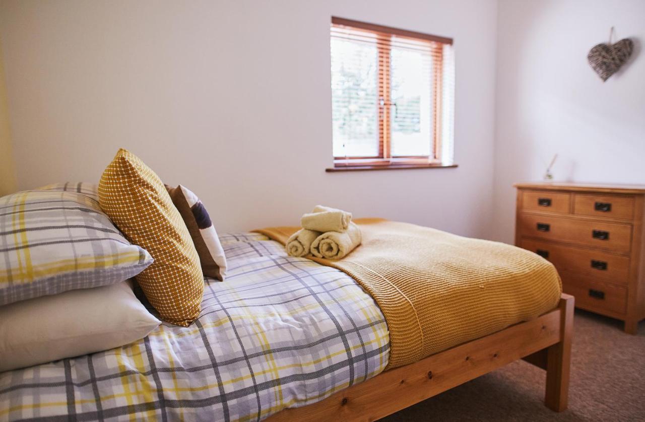 The Old Dairy - Boutique Countryside Cottage At Harrys Cottages Pen-y-Clawdd Zewnętrze zdjęcie